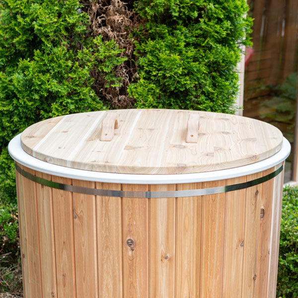 Canadian Timber Baltic Plunge Tub package with cooler, lid, & stairs