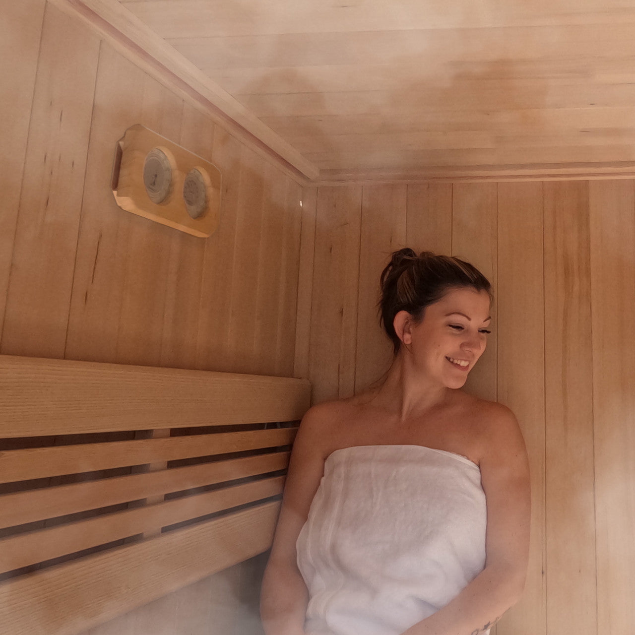 Wall-Mounted Pine Wood Thermometer and Hygrometer