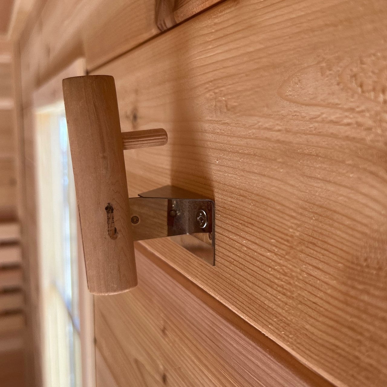 Aleko SARACKRED-AP Sauna Towel Rack - Red Cedar