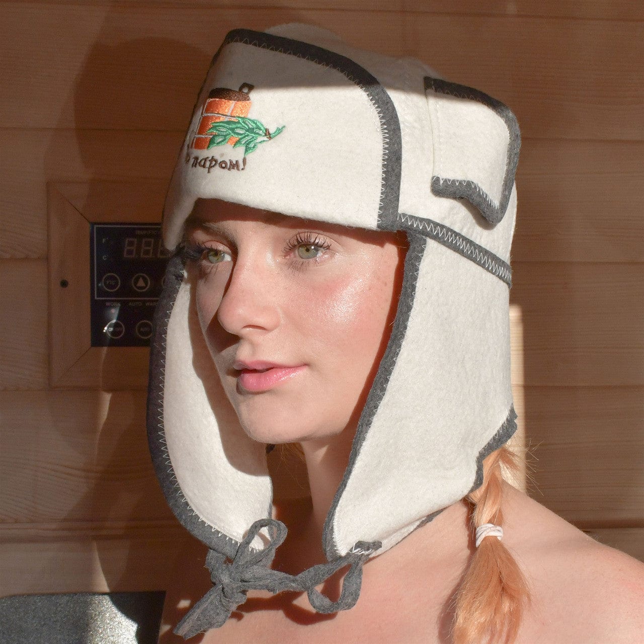 Aleko SH01-AP Natural Sheep Wool Traditional Russian "Sauna Time" Sauna Hat - Unisex - White and Charcoal