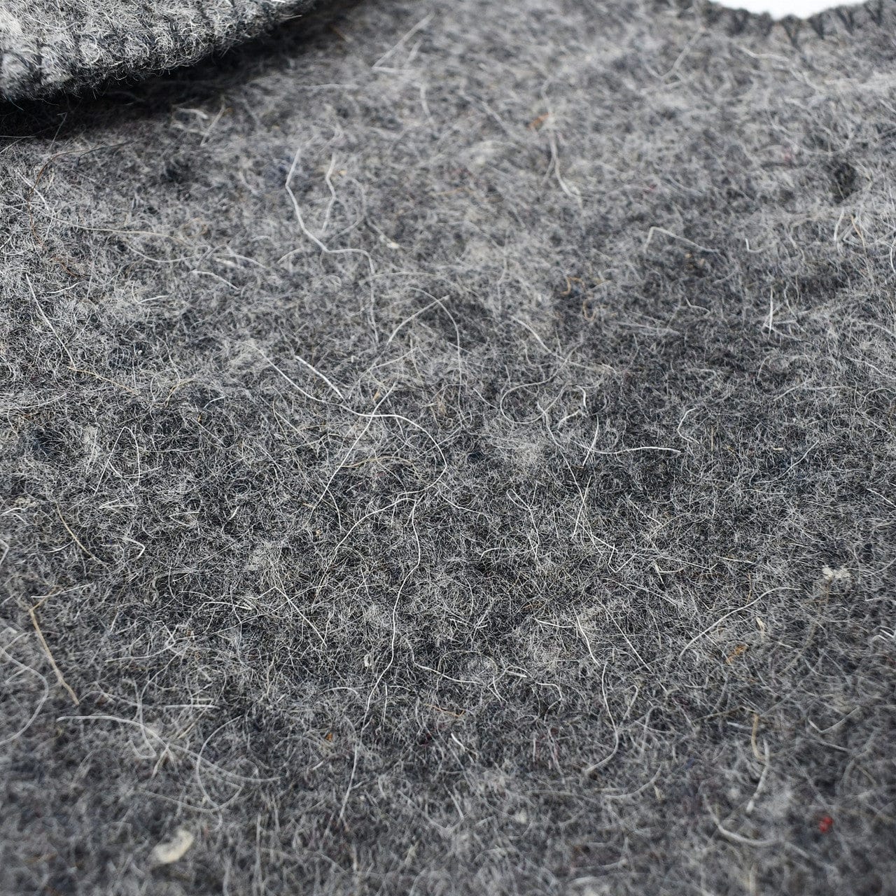 Aleko SH02-AP Natural Sheep Wool Traditional Sauna Hat - Unisex - Charcoal with Embroidered Star