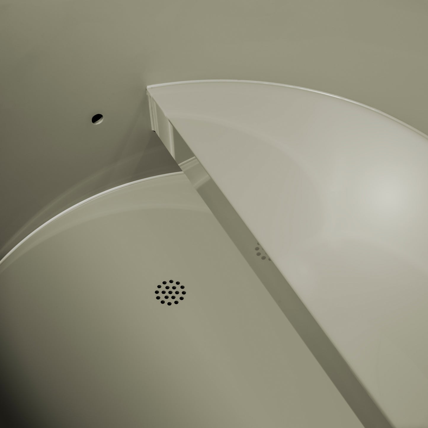 Dynamic Cold Therapy PVC Barrel Cold Plunge