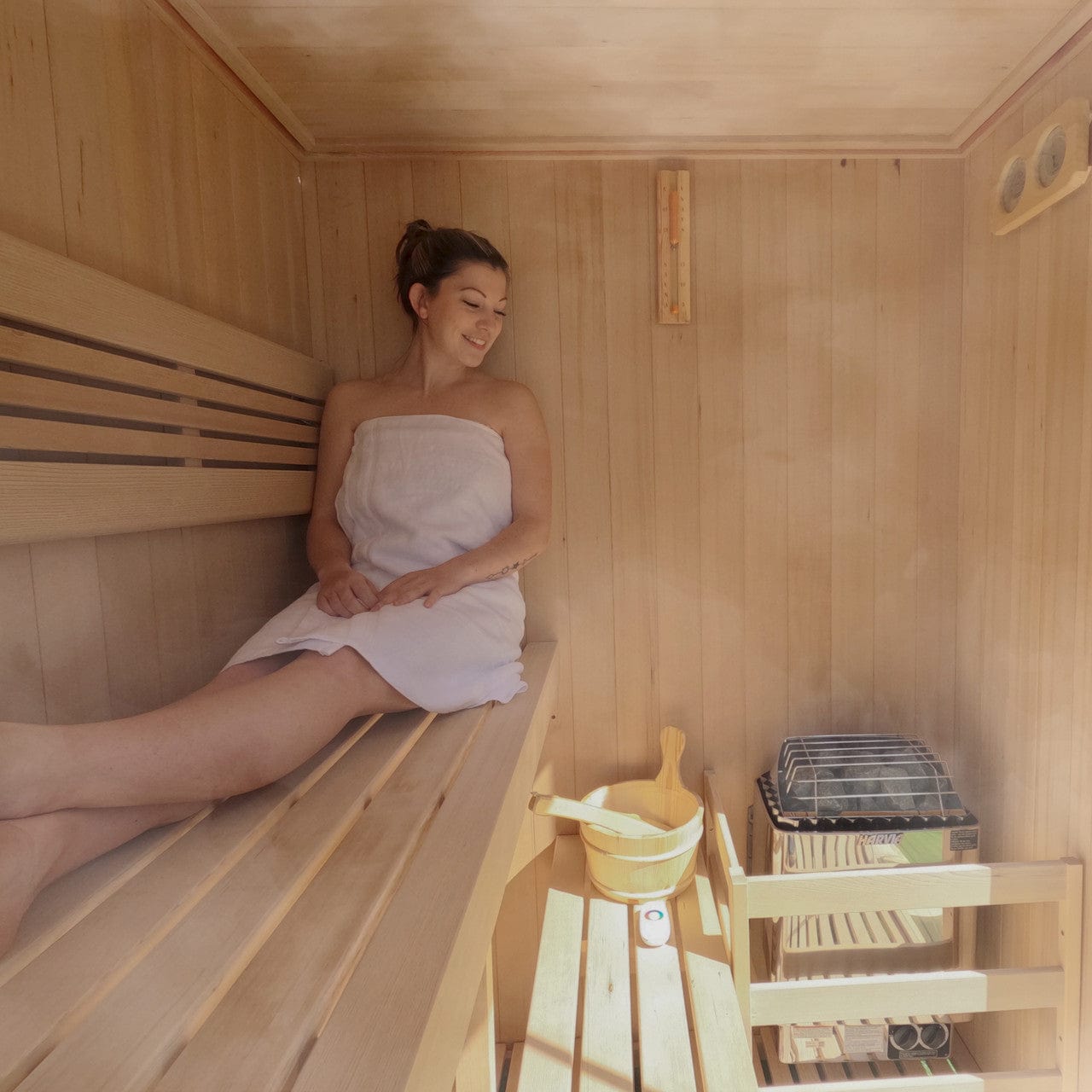 Aleko STHE4INNY-AP Canadian Hemlock Indoor Wet Dry Sauna w/ LED Lights - 4 Person