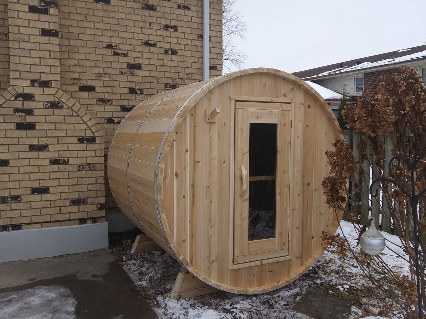 Dundalk ^ Harmony Barrel 4 Person Sauna CTC22W w/ Harvia KIP 8KW Sauna Heater Included